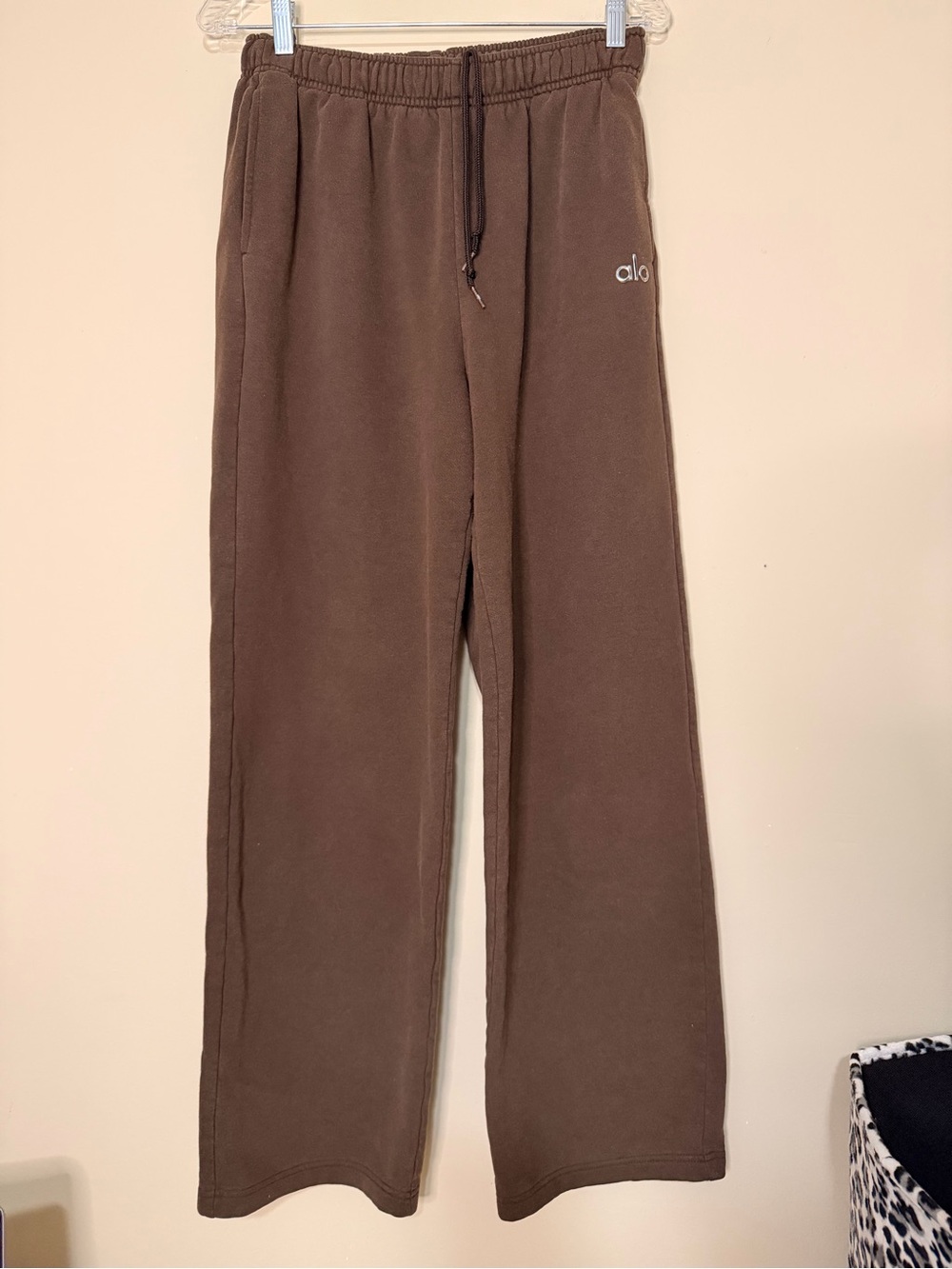 ALO Yoga Straight Leg Pants in Brown